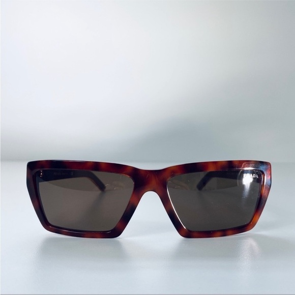 Prada tortoise sunglasses Y2K main image 5